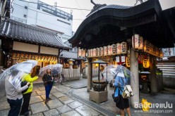วัดโฮเซนจิ (Hozen-ji Temple) วัดเล็กๆ ที่ซ่อนตัวอยู่ในย่านนัมบะของโอซาก้า